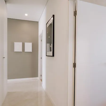 アパート Salvia - 2 Bedrooms And Terrace In Alcantara リスボン