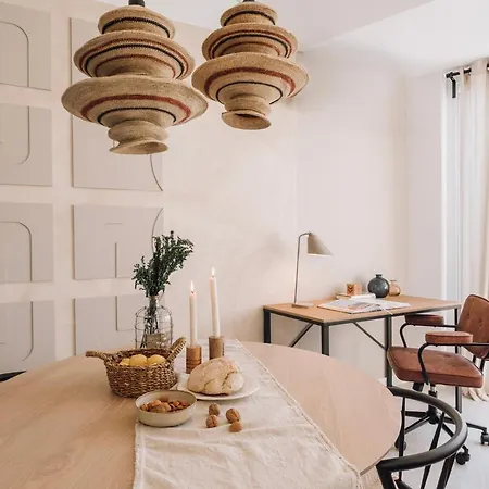 Апартаменты Salvia - 2 Bedrooms And Terrace In Alcantara Лиссабон