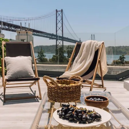 Salvia - 2 Bedrooms And Terrace In Alcantara Apartment Lisbon